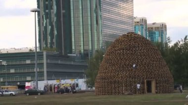 İnsanlar ve modern mimarisi ve insanlar Kazakistan başkenti Astana