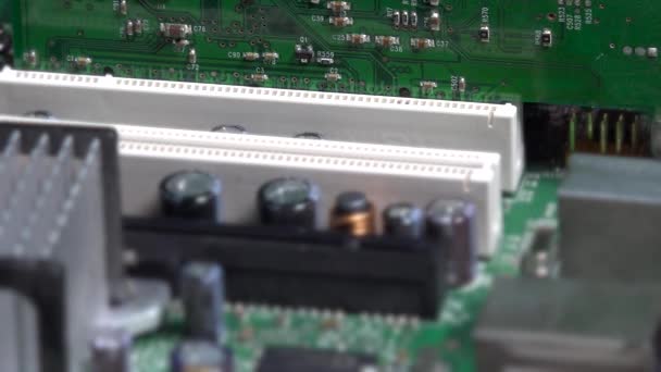 PCI kartını bilgisayar anakart yuvadan çıkarma. PC kavramı yükseltme — Stok video