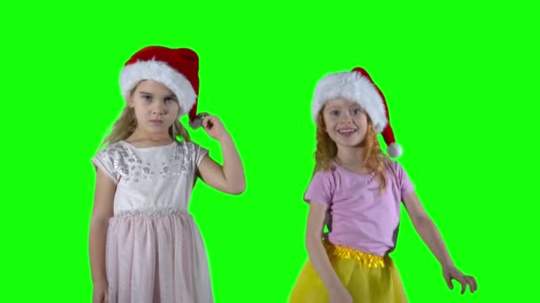 5 years old girl showing something and have fun together. Chroma key — Stock Video