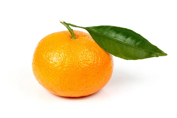 Fresh Tangerine with leaves — Stock Photo, Image