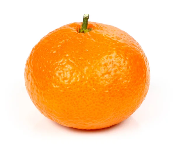 Färska tangerine isolerade — Stockfoto