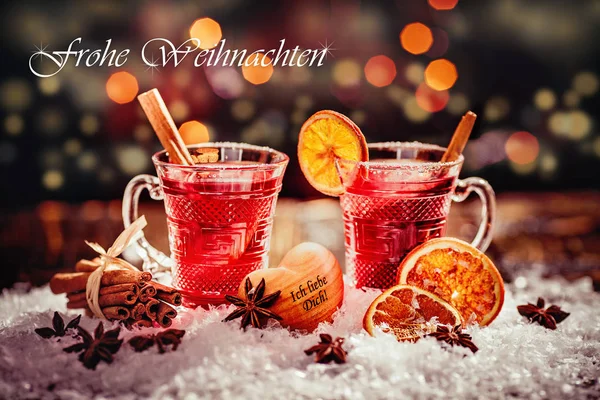 С Рождеством, немец. Вино со снежинками — стоковое фото