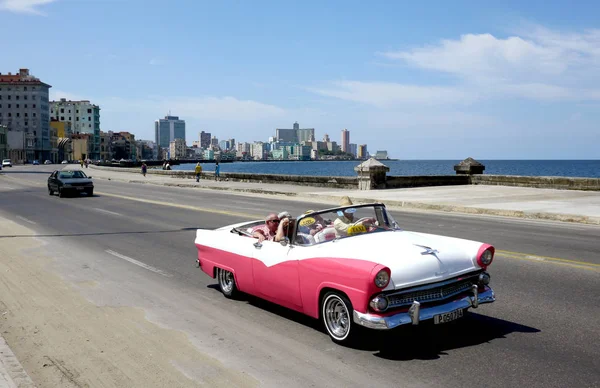 Havana Cuba Junho 2016 Velho Carro Centro Havana Cuba — Fotografia de Stock