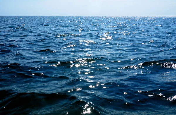 Blå Havet Sträcker Sig Till Oändlighet — Stockfoto