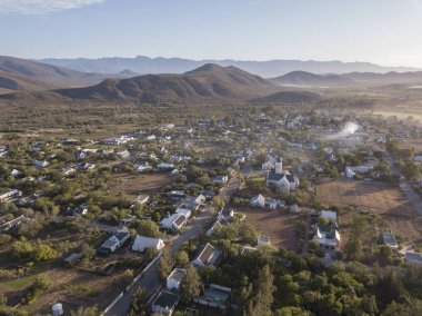 Mcgregor, Güney Afrika 'daki küçük kasaba köyünün üzerindeki hava durumu.