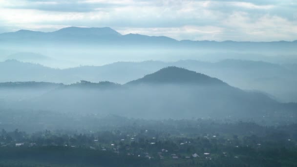 卢旺达中部非洲无限遥远山脉的轮廓 — 图库视频影像