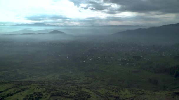 Pan Sul Paesaggio Ruandese Nebbia Mattutina — Video Stock