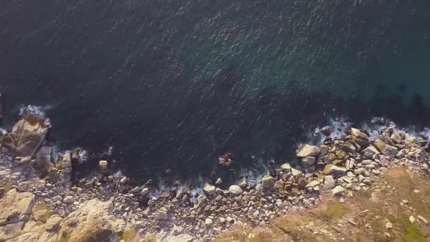 Αεροφωτογραφία Πάνω Από Δραματικό Παραλιακό Δρόμο Κατά Μήκος Του Ωκεανού — Αρχείο Βίντεο