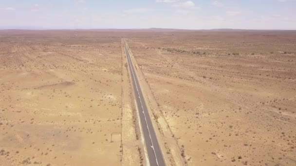 Long Open Road Desert Landscape — Stock Video