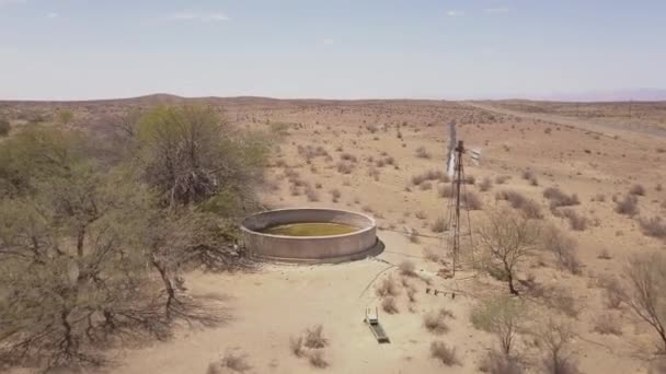 Antena Del Depósito Seco Bomba Agua Desierto — Vídeo de stock