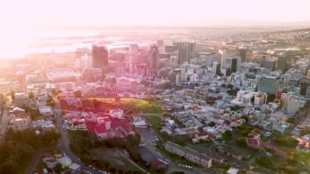 Aérea Sobre Ciudad Del Cabo Sudáfrica Con Table Montain — Vídeo de stock