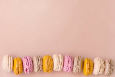 Kopya alanı zemin üzerine acıbadem kurabiyesi