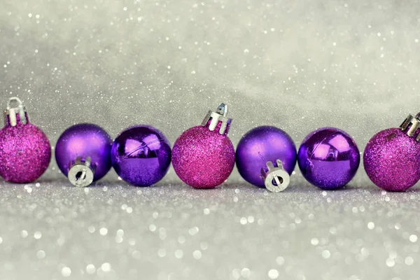 Hintergrund Mit Violettem Weihnachtsschmuck — Stockfoto