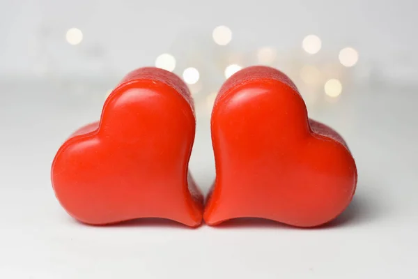 День Святого Валентина Два Красных Сердца — стоковое фото