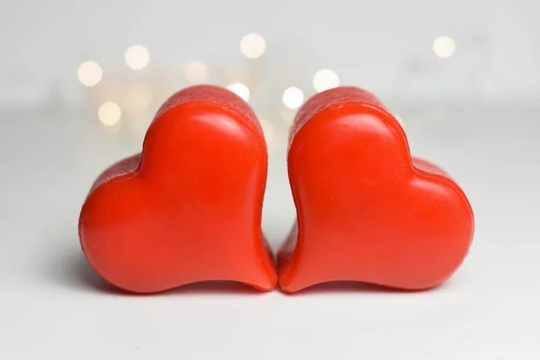 День Святого Валентина Два Красных Сердца — стоковое фото