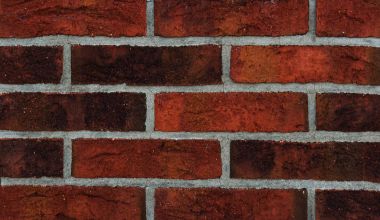 Doku doğal tuğla. Malzemeler karşı karşıya