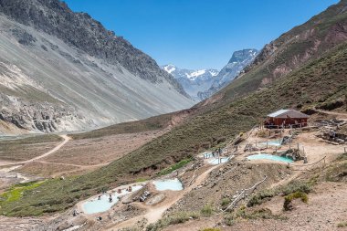 Andes Hot Springs, Cajon del Maipo clipart