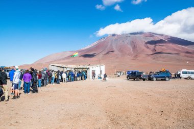 Görünümü Şili ve Bolivya Potosi bölümü arasındaki sınır gümrük ofisi. Uyuni, Bolivya