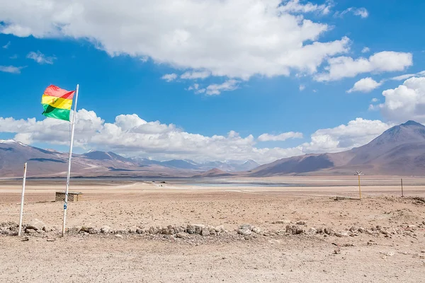 Bolivya, Uyuni, Bolivya'nın bayrağı.