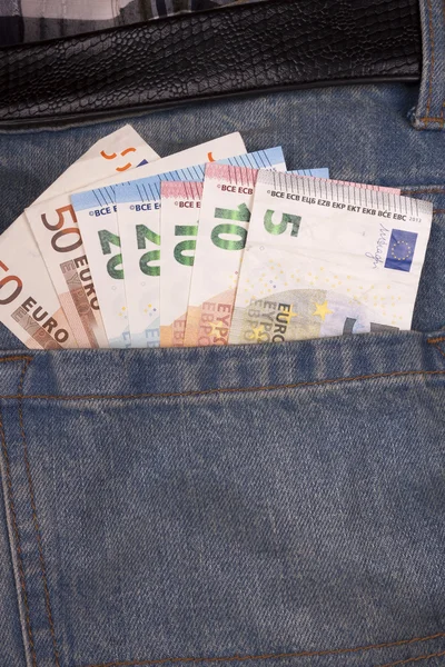 Euros no bolso de trás — Fotografia de Stock