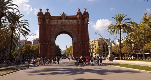 2016年9月スペイン・バルセロナの凱旋門 — ストック写真