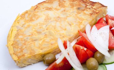 Geleneksel İspanyol patates omleti.