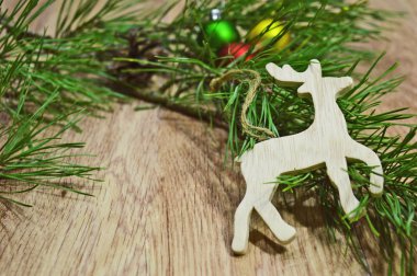 Ahşap Noel ağacı ve geyik Noel arka plan.