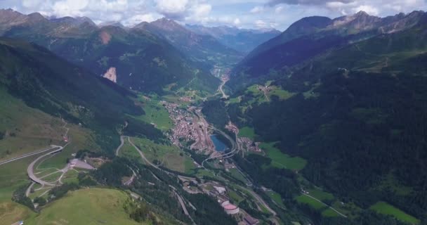 Vackra flygbilder panorama över de schweiziska Alperna — Stockvideo