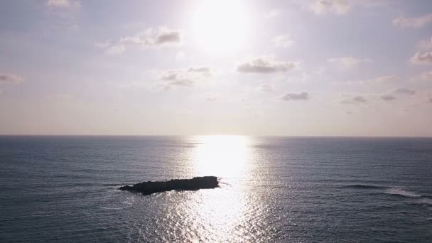 Море на закате — стоковое видео