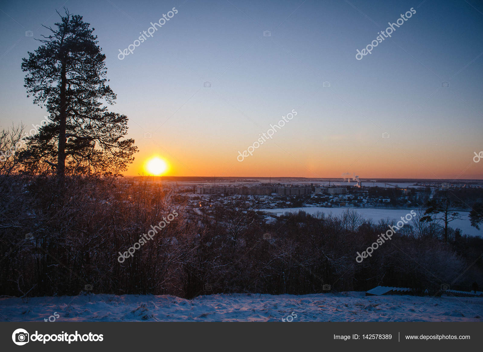 Coucher Soleil Hiver Sur Montagne Dans Région Leningrad