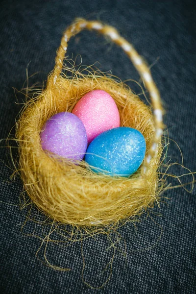 Barevná vejce na Velikonoce — Stock fotografie