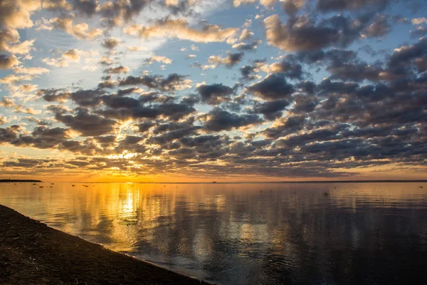 在芬兰湾 列宁格勒地区夏季日落 — 图库照片