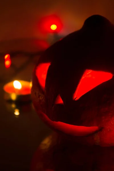 Halloween Pumpkin Podświetlane Wewnątrz Przez Świeca Woskowa — Zdjęcie stockowe
