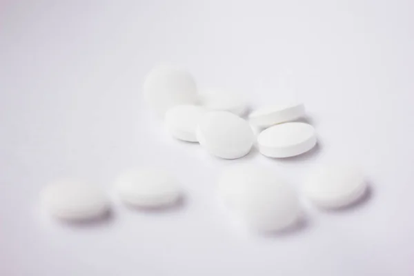 白色背景的药物 — 图库照片
