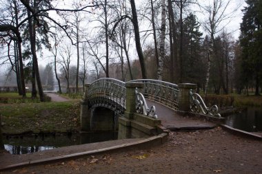 Ekim, sabah sis, şehir Gatchina, Leningrad bölge sonu