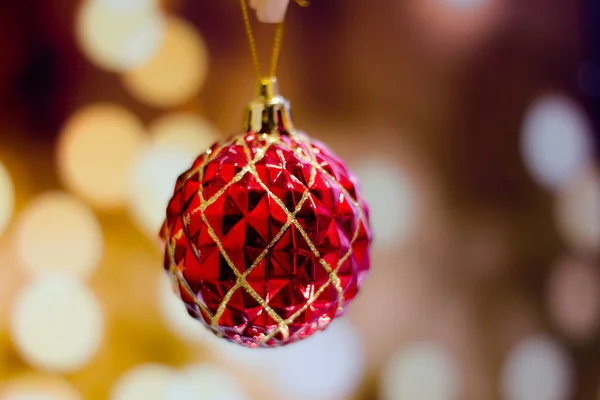 Kerstboom Ornamenten Een Lichte Achtergrond Thuis Gemaakt Met Een Huis — Stockfoto