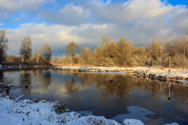 Invierno Helado Soleado Paisajegatchina Barrio Parque Invierno 2018 — Foto de Stock