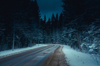 Soğuk kış roadswinter soğuk bir gün yolda