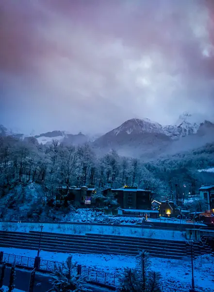 Snow Capped Mountain Peaks Resort Sochi — Stock Photo, Image