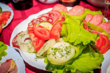 Sebze şenlikli masaya dilimlenmiş