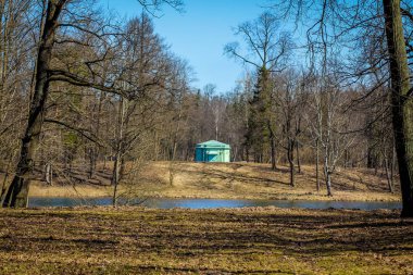 Parkta bahar manzarası