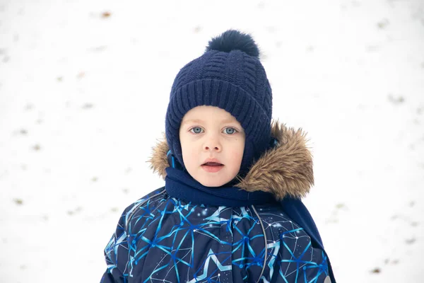 Little Boy Walking Park Winter Season — Stock Photo, Image