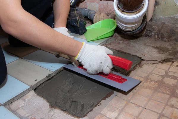 Laying Cement Floor Fill Floor Man Work Master Hand Liquid — Stockfoto