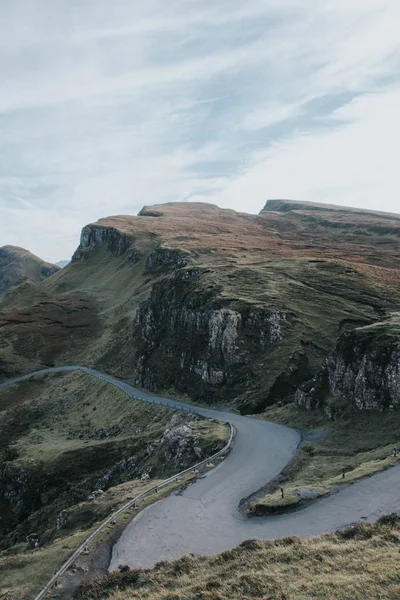 Road passing along the Quiraing landslip — Stock Photo, Image