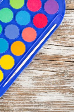 ahşap arka plan üzerine özel suluboya