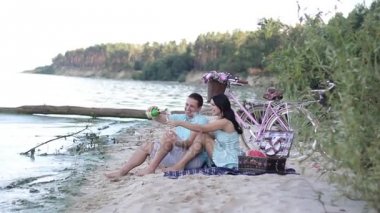 Romantik tatil genç bir çift
