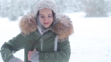 snowy orman kız