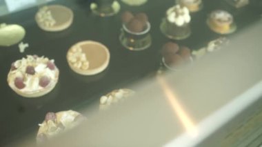 turta taze çilek ile