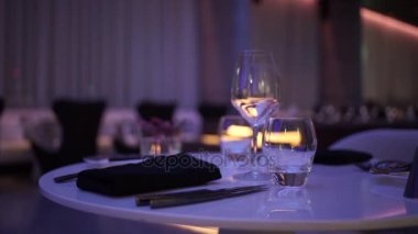 akşam yemeği hizmet veren şarap Restoran iç bardak