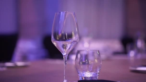 Glass of wine restaurant interior serving dinner — Stock Video